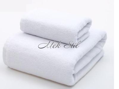 Обзавеждане на хотели Бели хавлиени кърпи и халати  Комплект бели хавлиени кърпи 